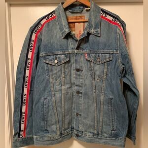 Levi’s Premium Men’s Denim Jacket Size XL